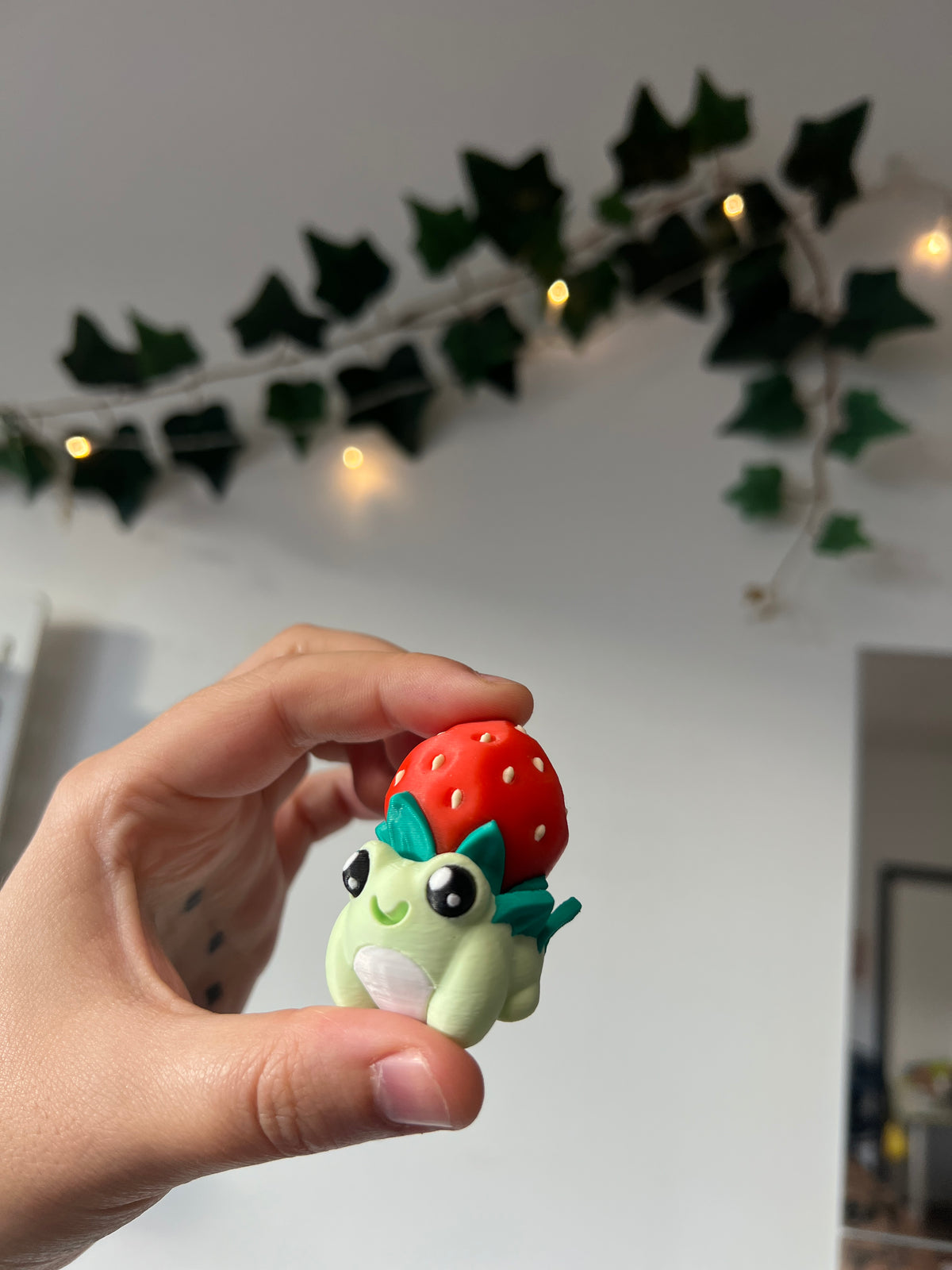 Strawberry Frog Clicker: Loud Click