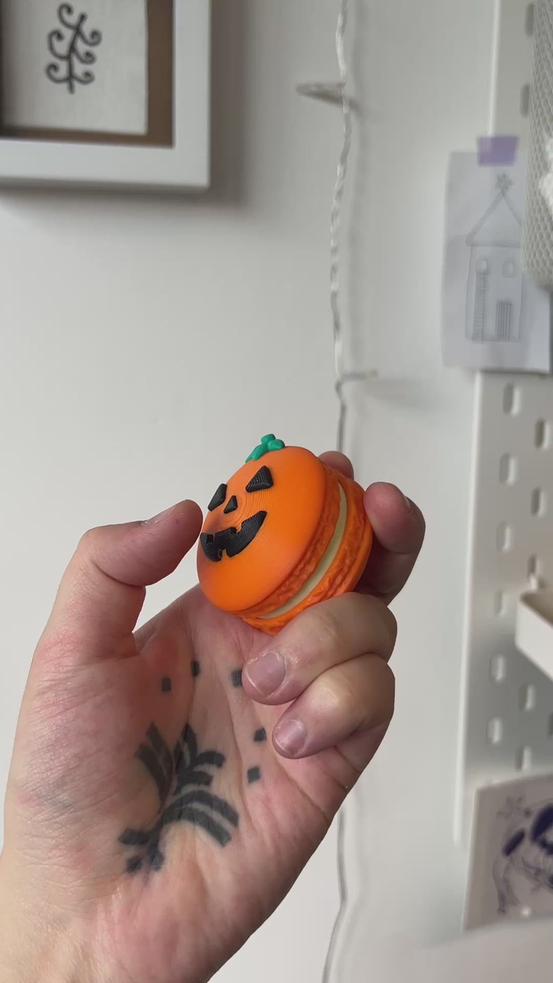 Halloween Pumpkin Macaron Clicker